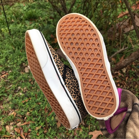 VANS LEOPARD PRINT SLIP ON SNEAKERS KIDS SIZE 1.5 - Picture 8 of 16